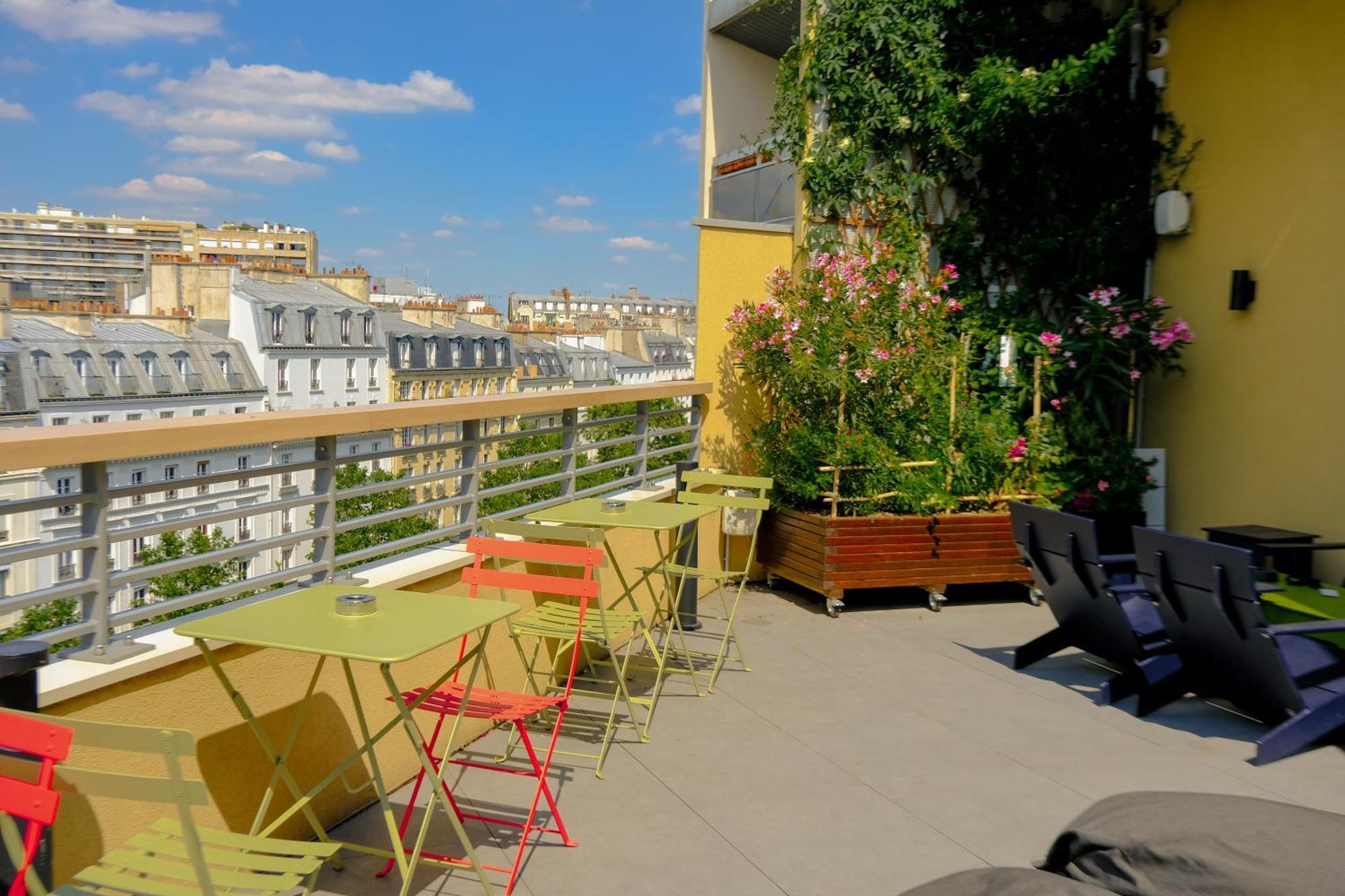 The People - Bercy Ostello