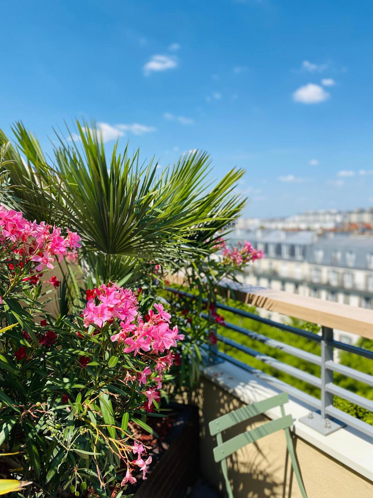 The People - Bercy Ostello